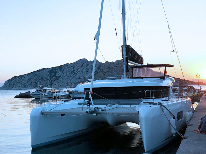 Lagoon 42 — photo 2