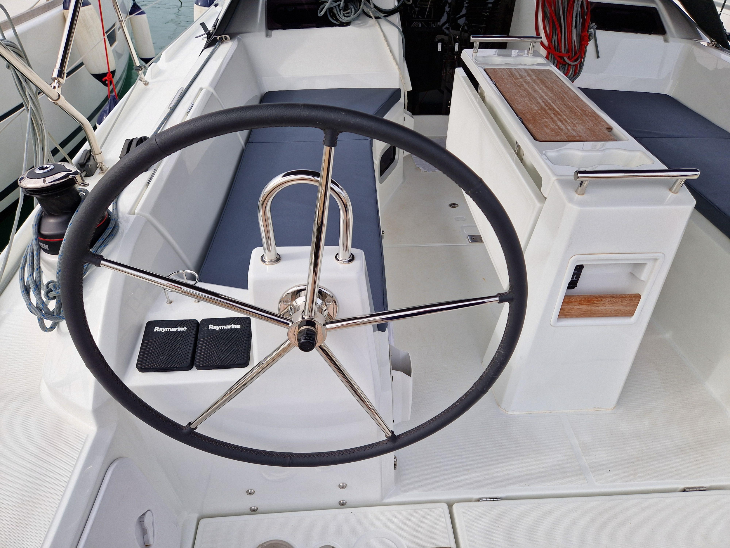 Oceanis 34.1 — photo 10