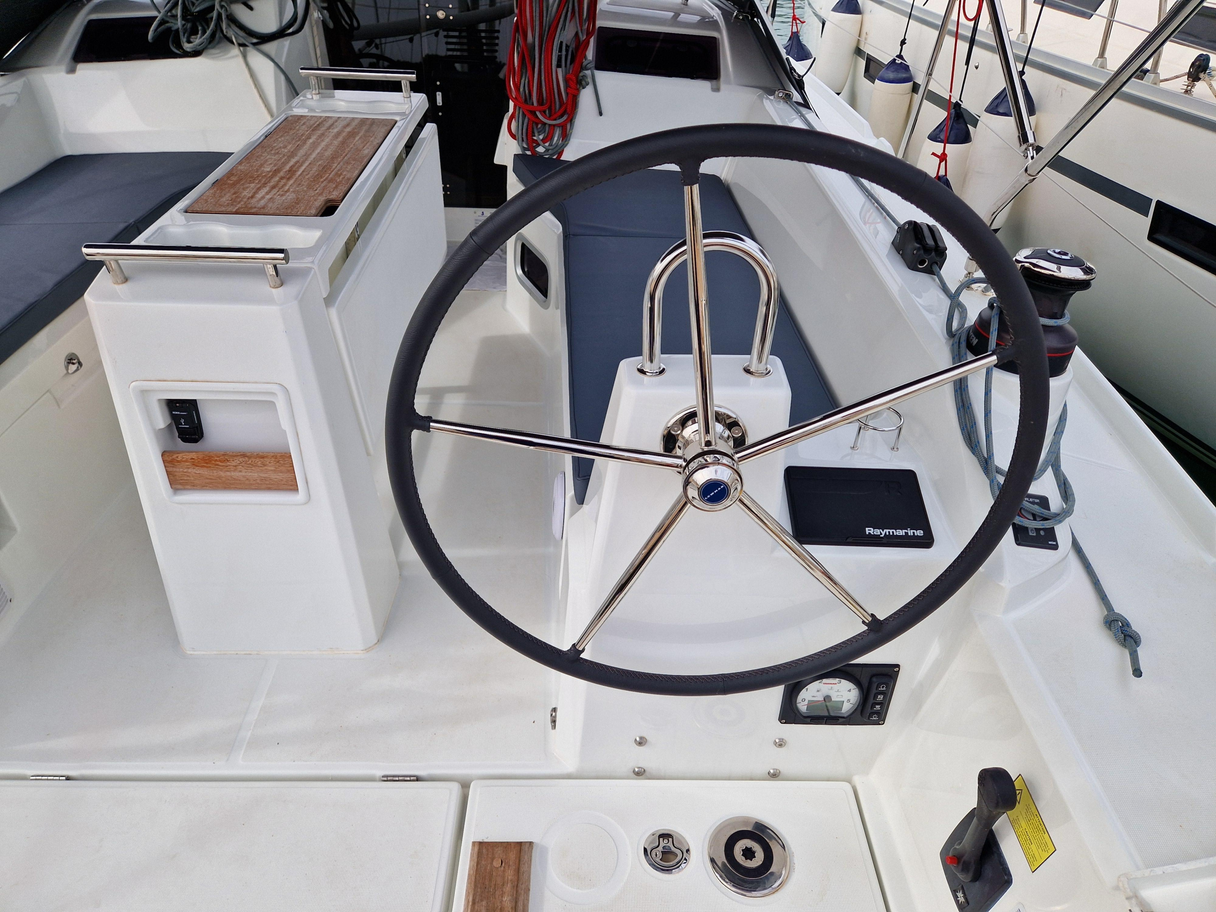 Oceanis 34.1 — photo 2