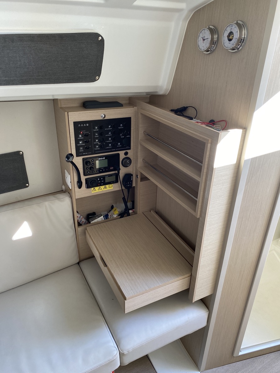 Oceanis 30.1 — photo 9