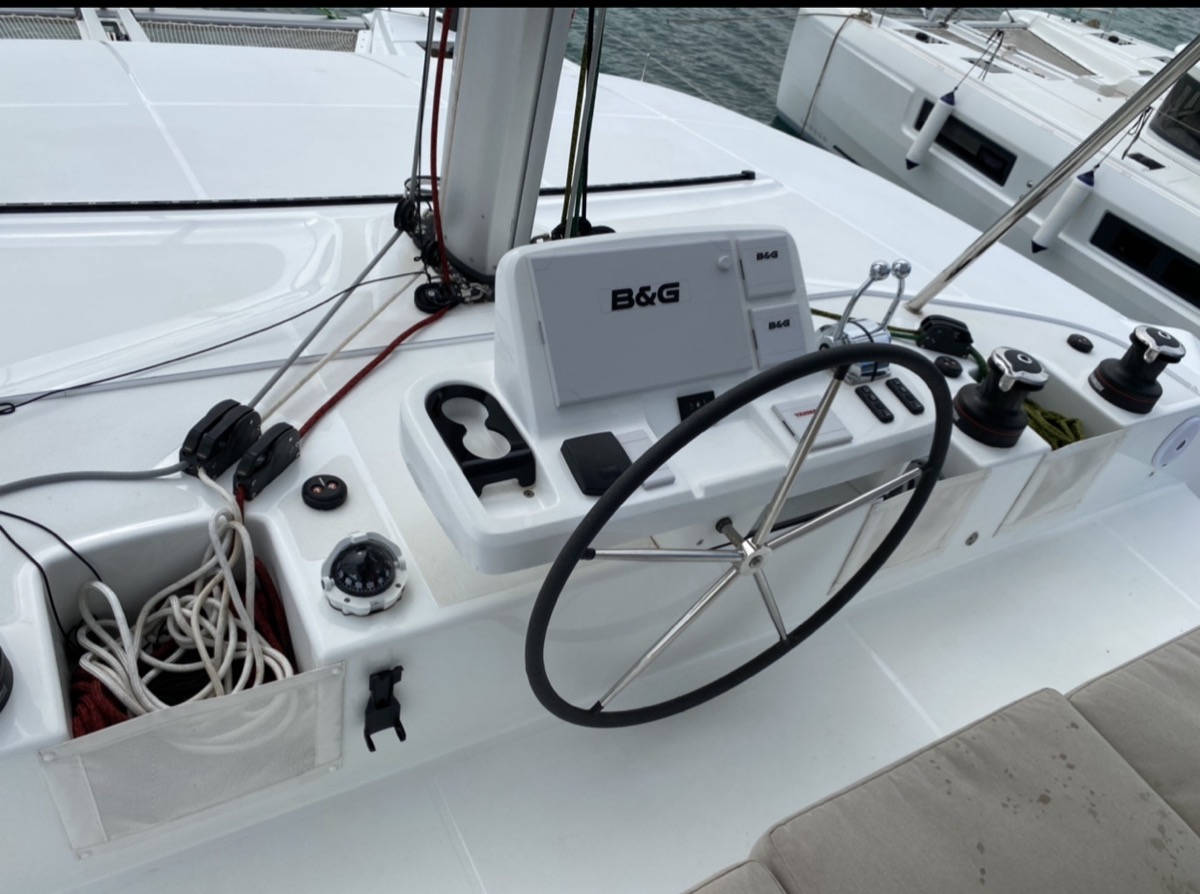 Lagoon 50 — photo 26