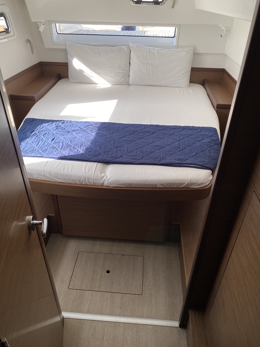 Lagoon 42 — photo 13
