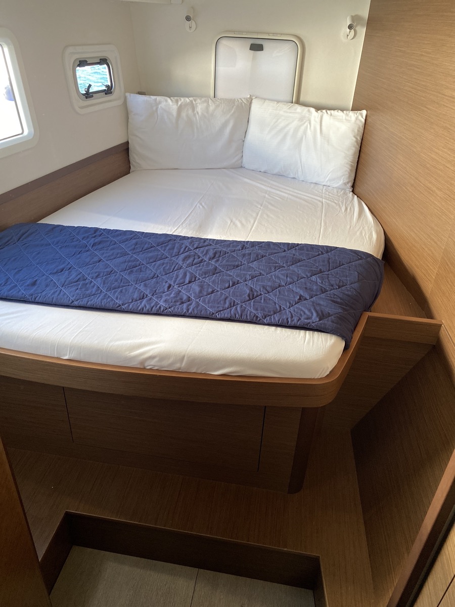 Lagoon 42 — photo 17