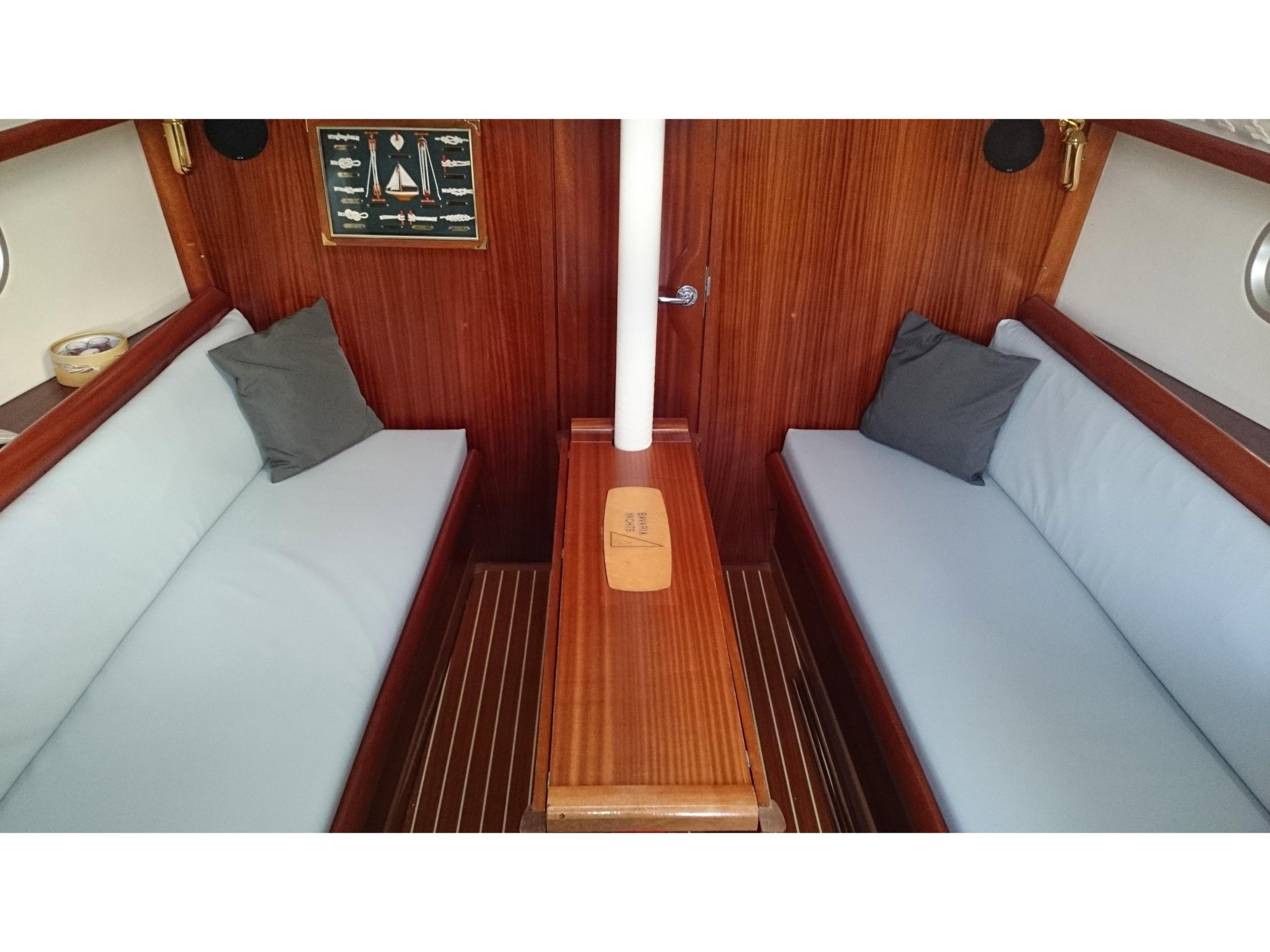 Bavaria 32 Holiday — photo 4