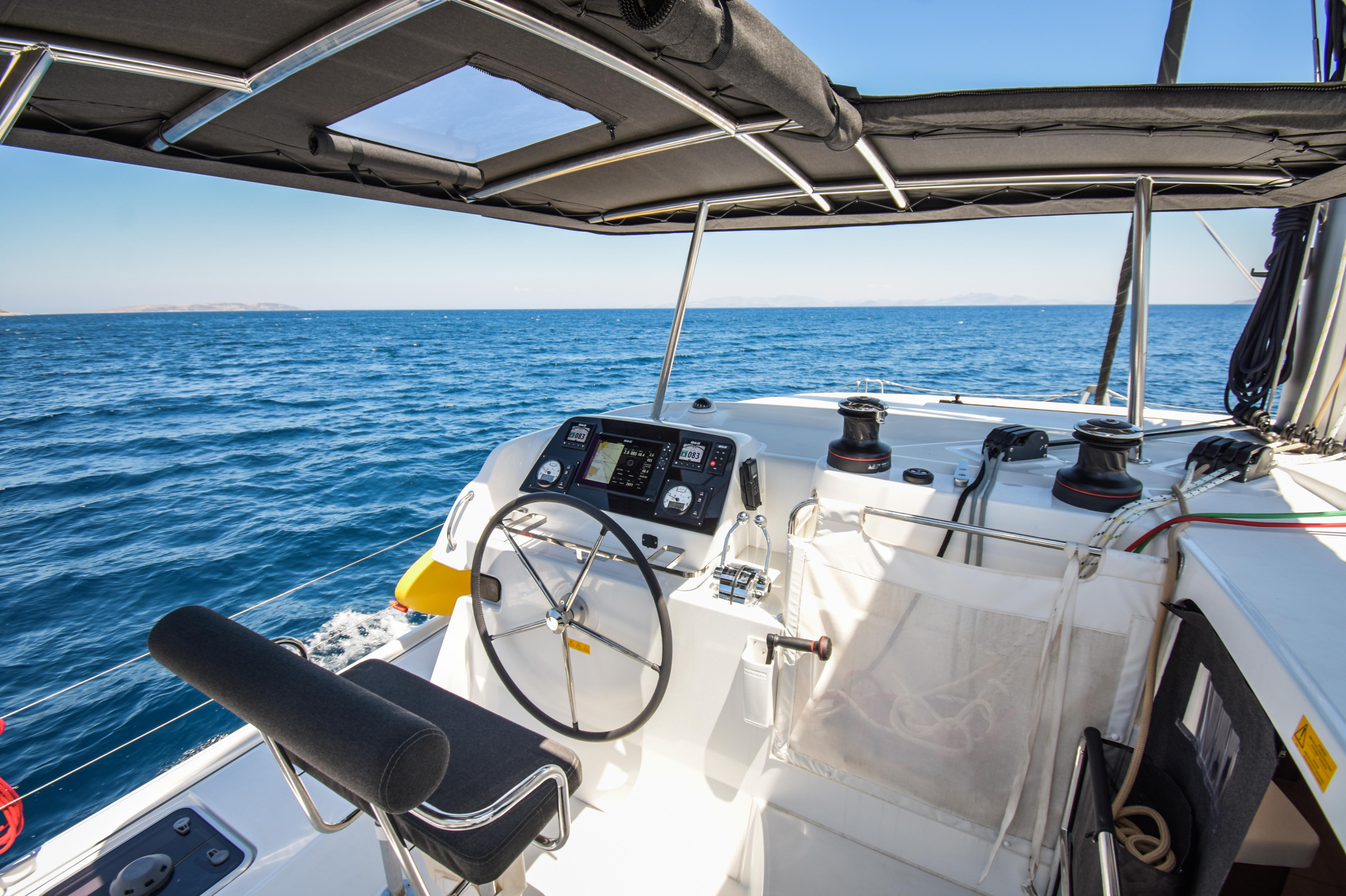 Lagoon 42 — photo 11