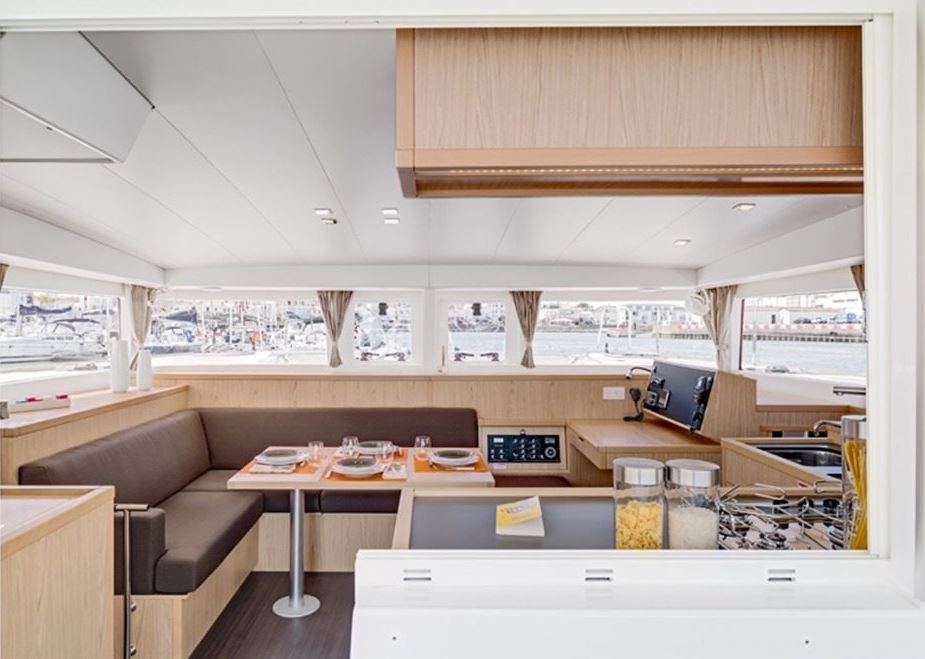 Lagoon 400 S2 — photo 2