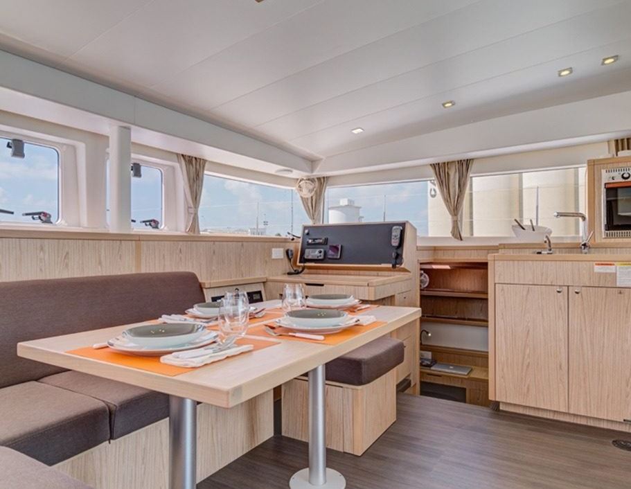Lagoon 400 S2 — photo 4