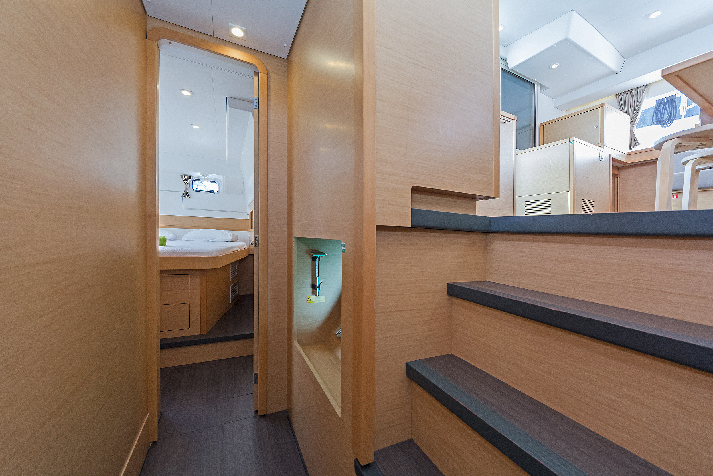 Lagoon 400S2 — photo 3