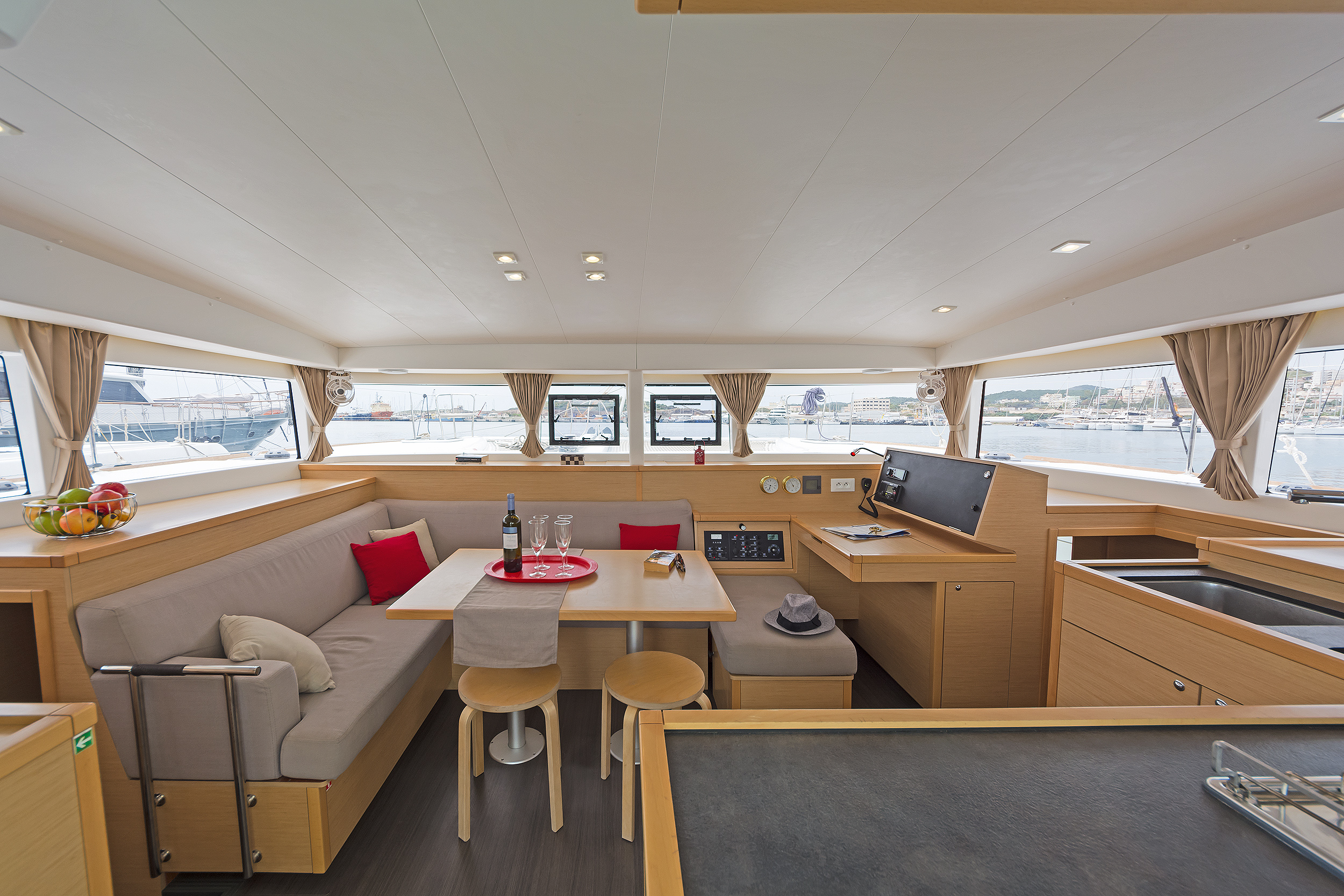 Lagoon 400S2 — photo 11