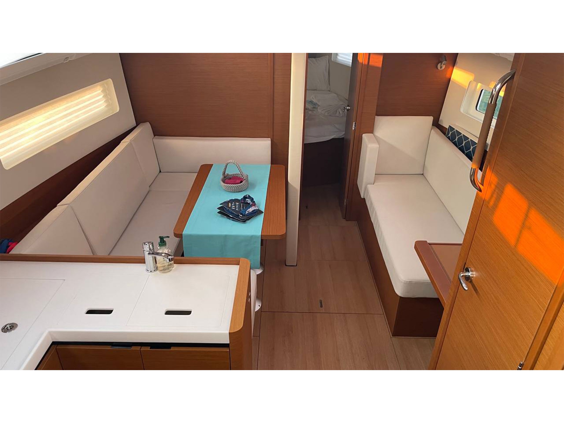 Sun Odyssey 380 — photo 11