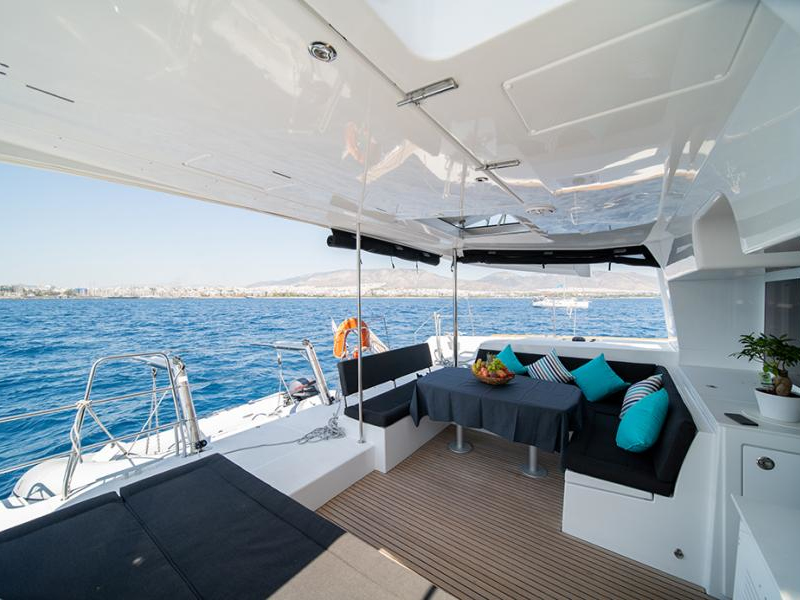 Lagoon 450 Flybridge — photo 12