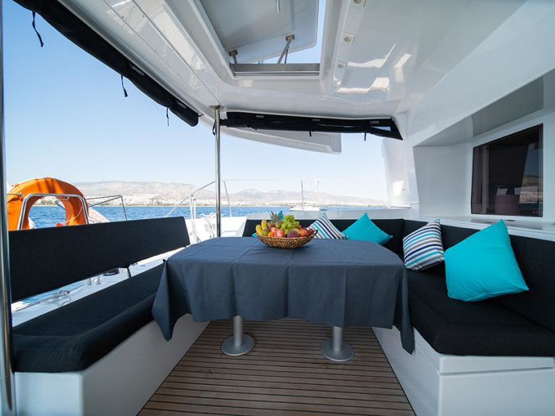 Lagoon 450 Flybridge — photo 5