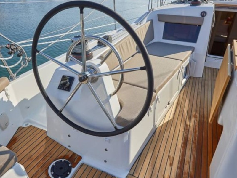 Sun Odyssey 410 — photo 3