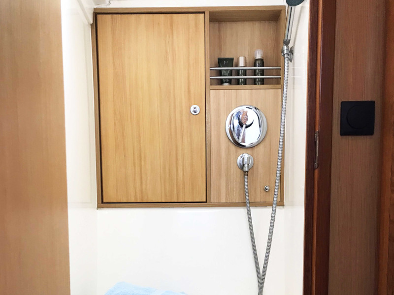 Bavaria 45 Cruiser — photo 15