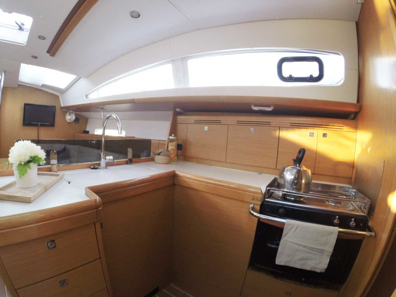 Sun Odyssey 42DS — photo 4