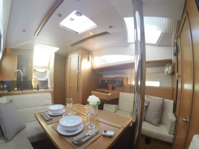 Sun Odyssey 42DS — photo 12