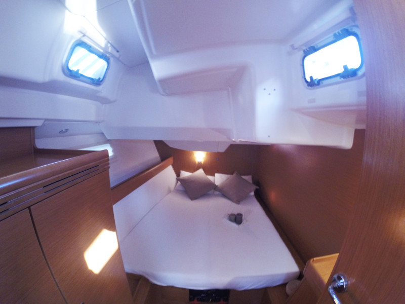 Sun Odyssey 42DS — photo 15