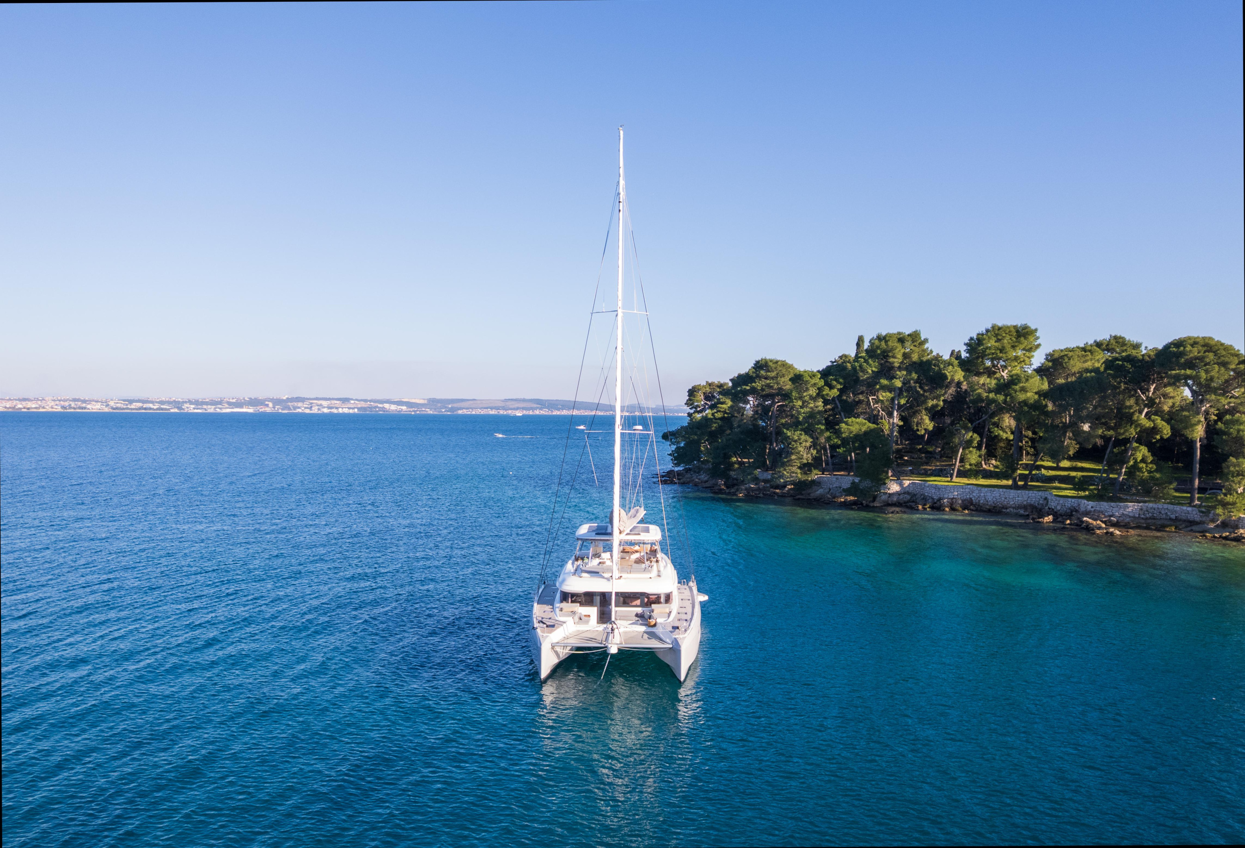 Lagoon 60 — photo 26