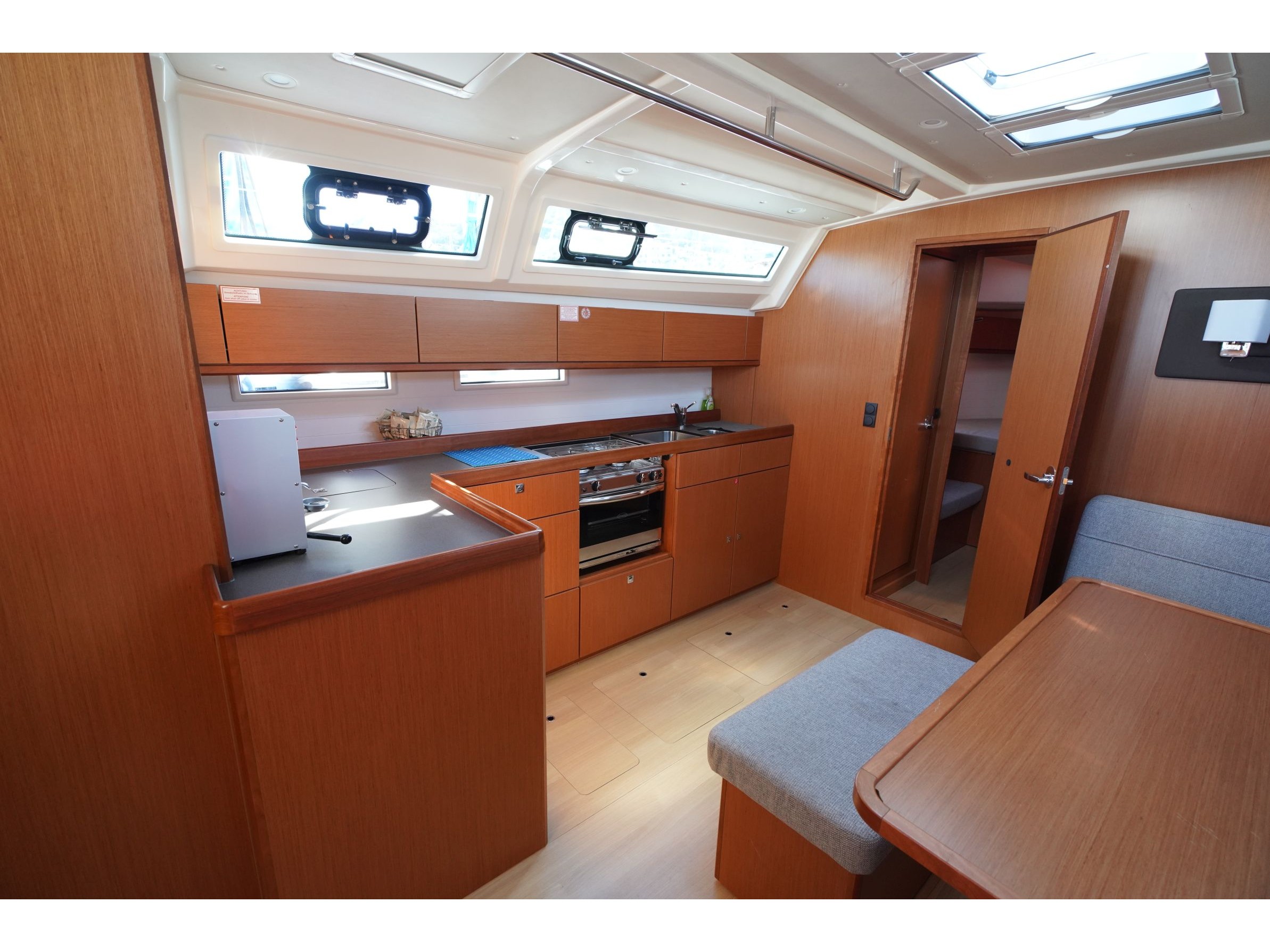 Bavaria 46 Cruiser — photo 6