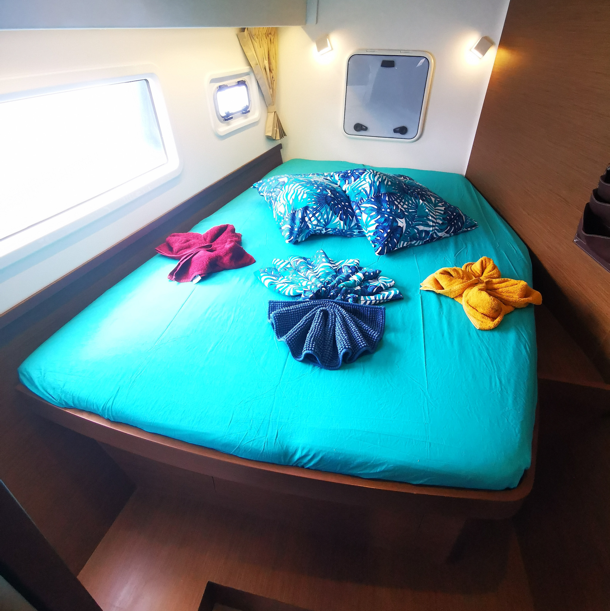 Lagoon 42 — photo 2