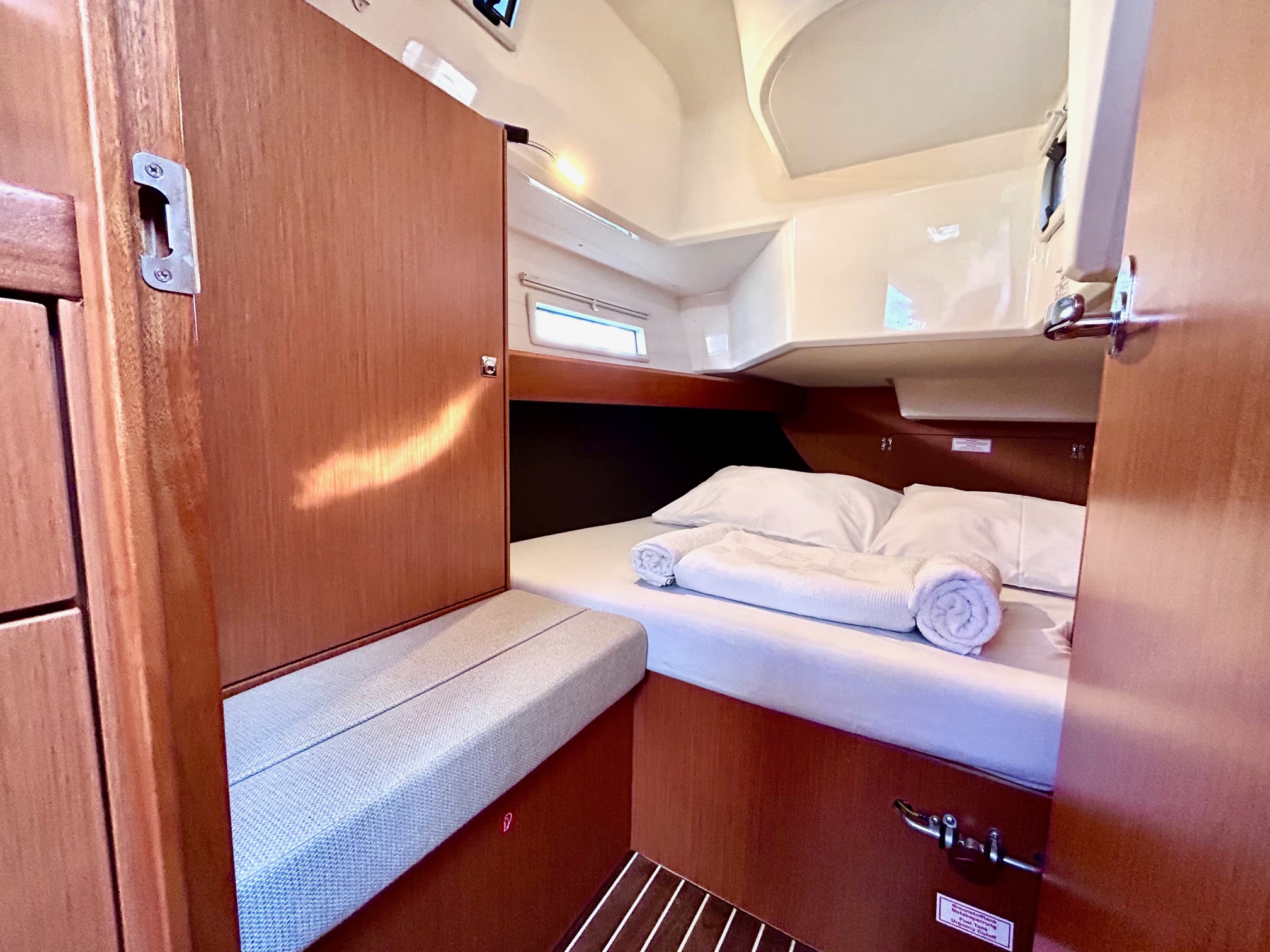 Bavaria Cruiser 37 — photo 13