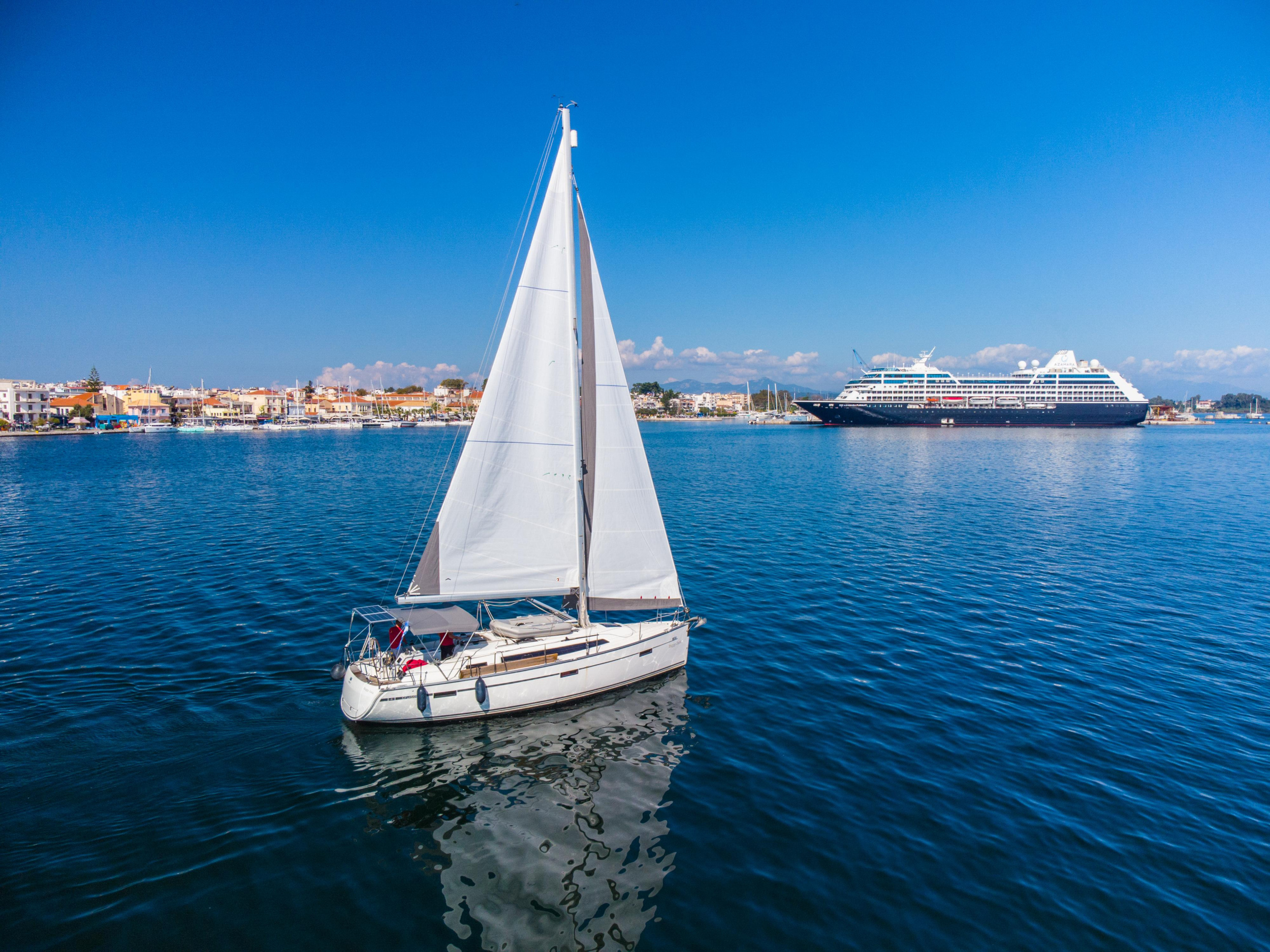 Bavaria 37 Cruiser — photo 1