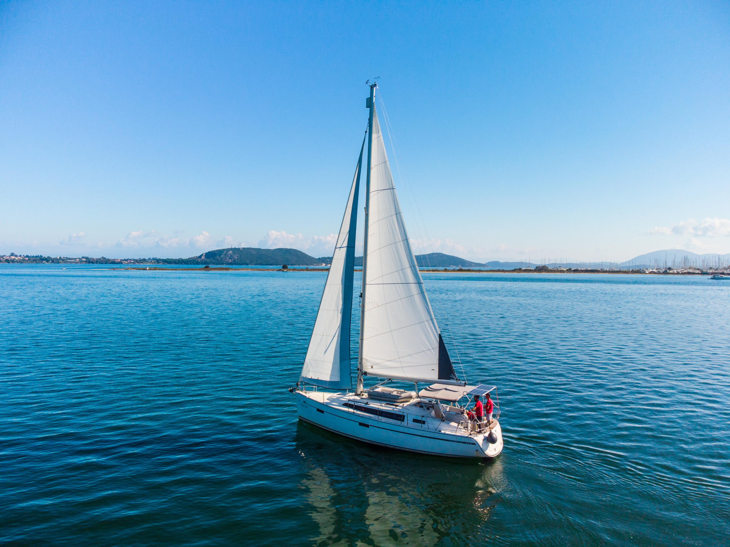 Bavaria 37 Cruiser — photo 4