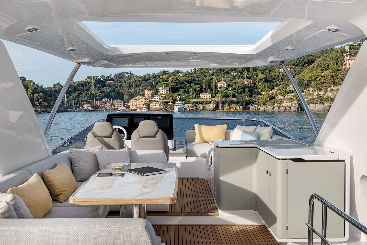 Azimut 60 — photo 19