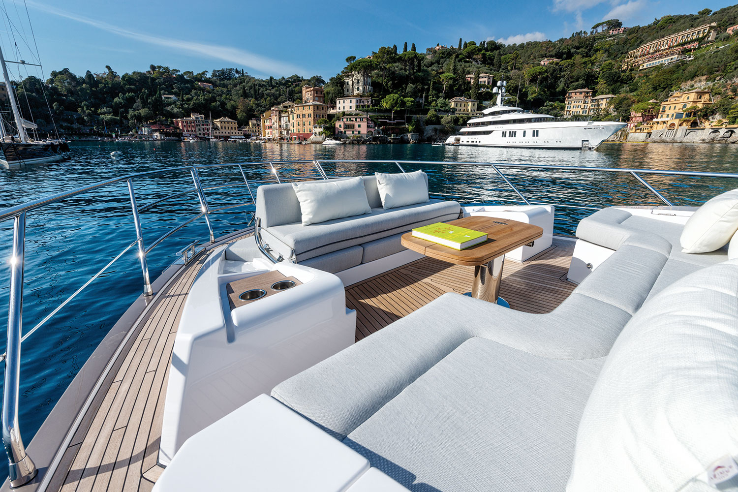 Azimut 60 — photo 2
