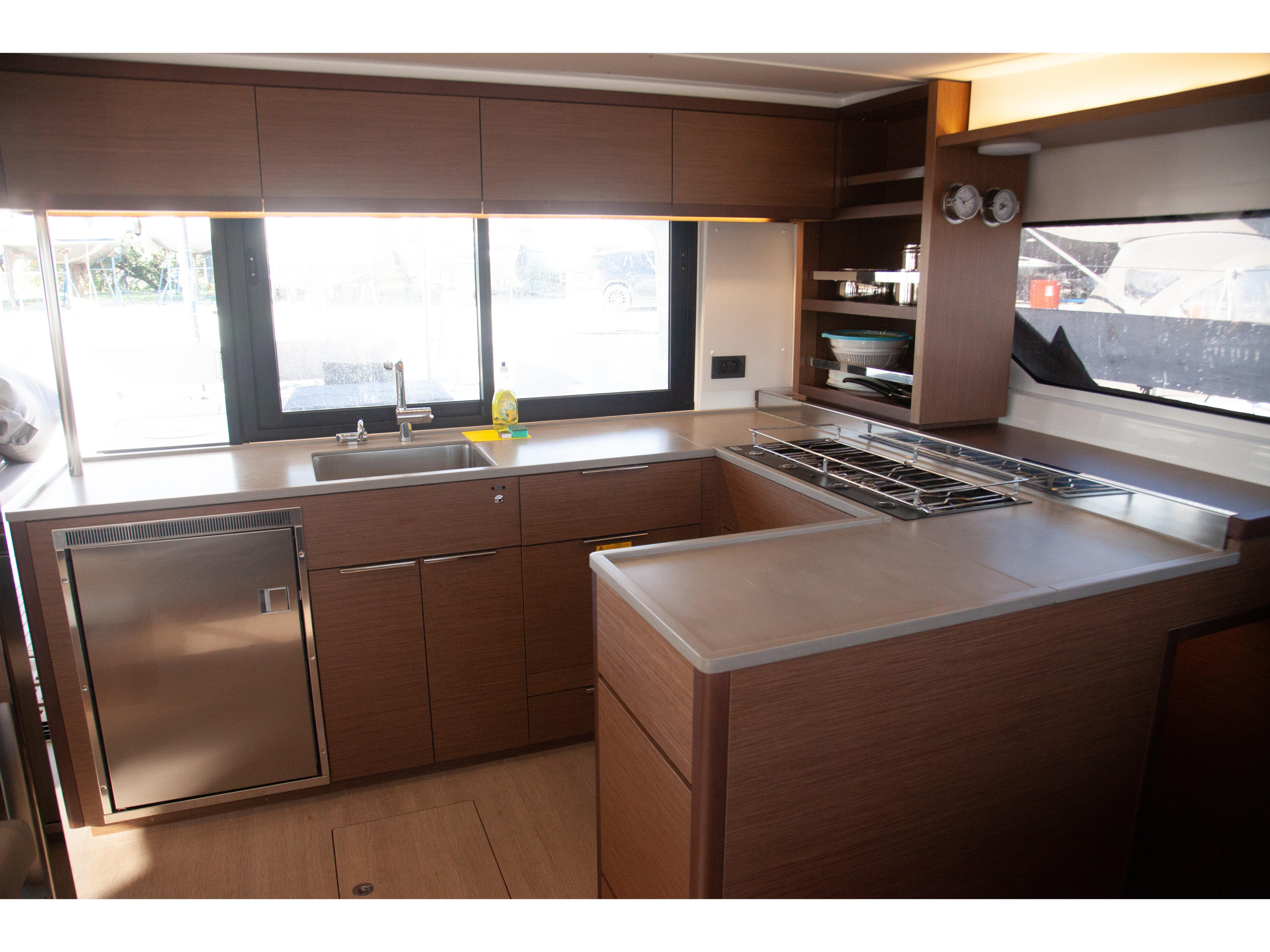Lagoon 46 — photo 26