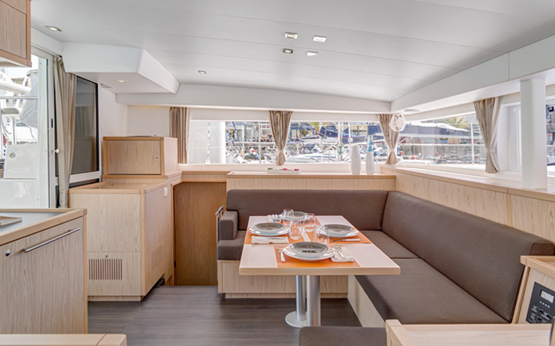 Lagoon 400 — photo 12