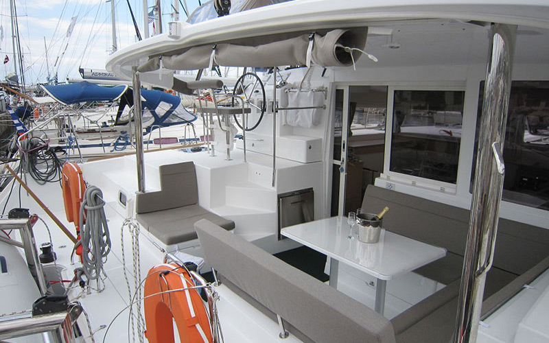 Lagoon 400 — photo 7