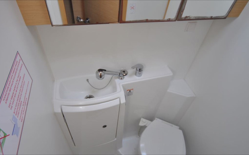 Lagoon 421 — photo 10