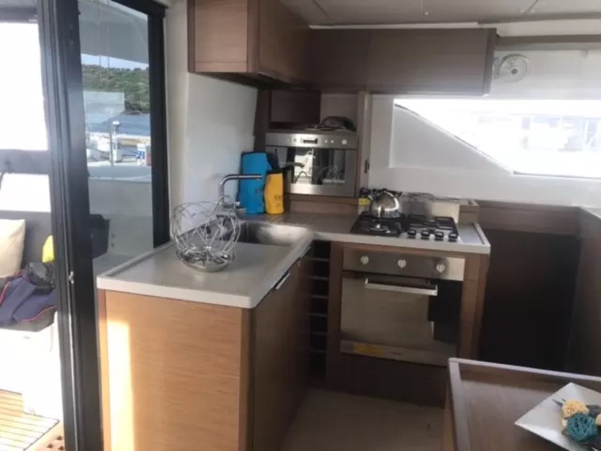 Lagoon 50 — photo 28