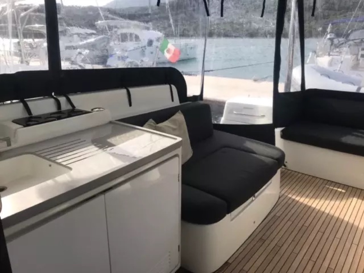 Lagoon 50 — photo 11