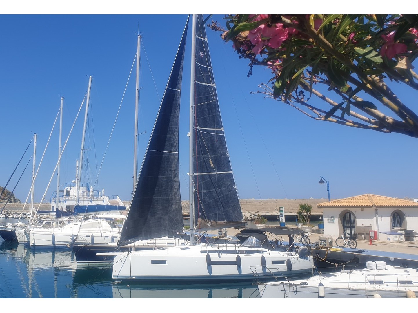 Sun Odyssey 410 Performance - New sail — photo 1