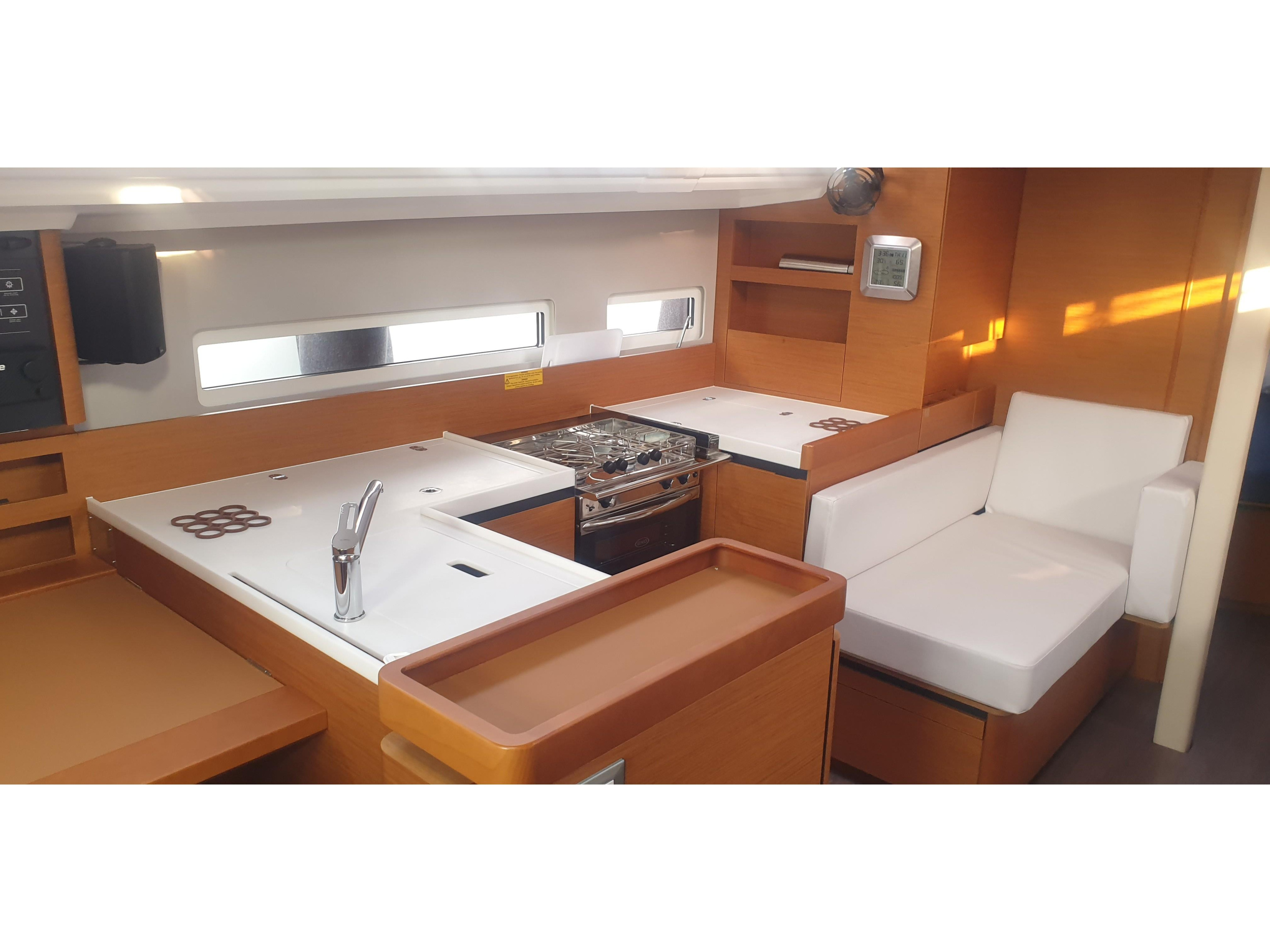 Sun Odyssey 410 Performance - New sail — photo 14
