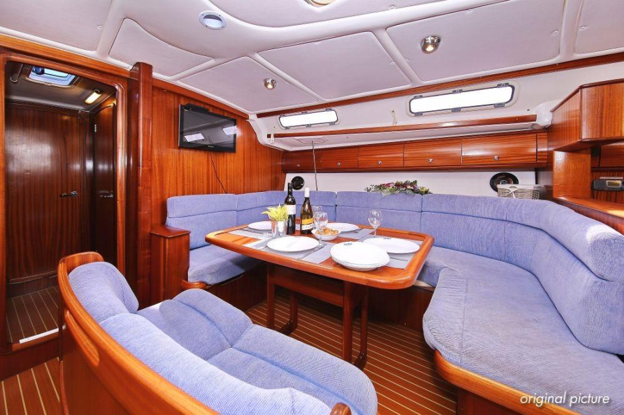 Bavaria 44 — photo 48