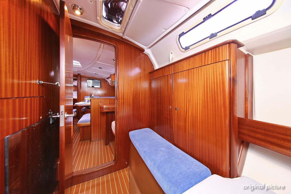 Bavaria 44 — photo 25