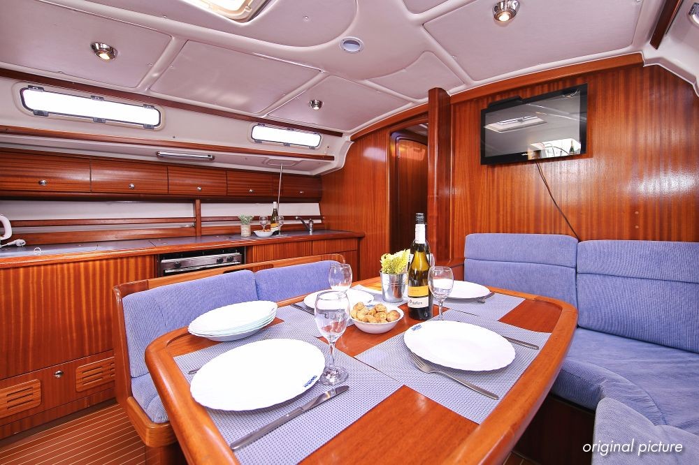 Bavaria 44 — photo 47