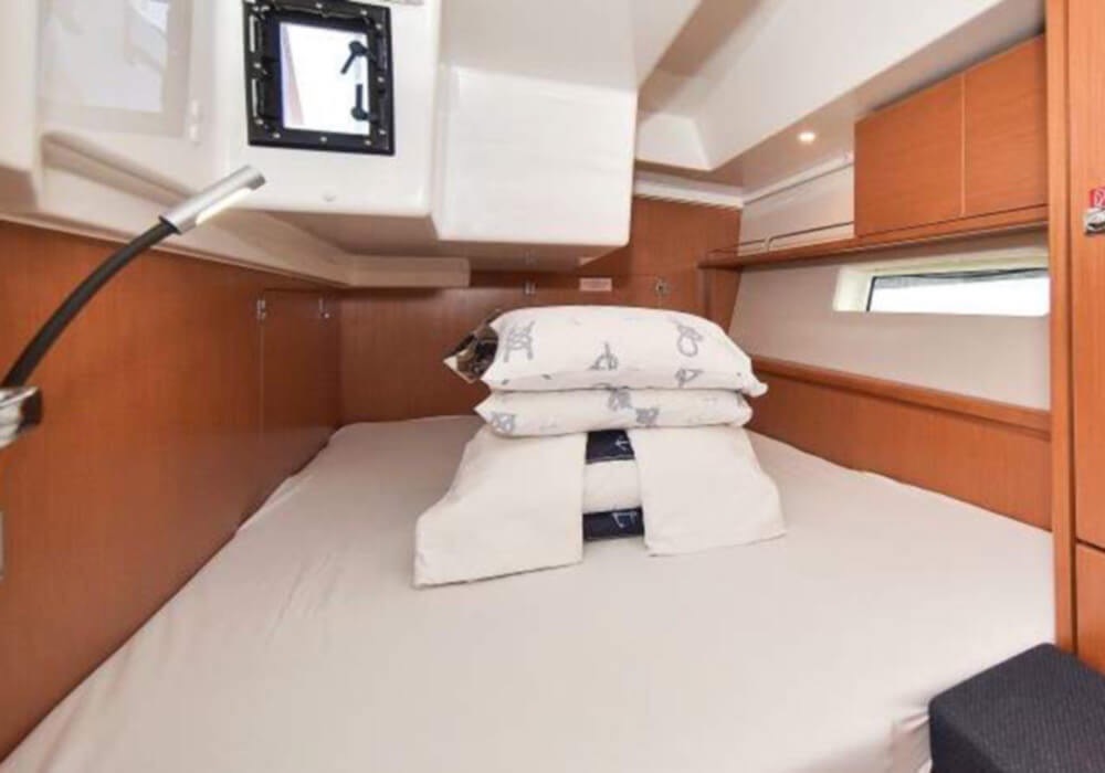 Bavaria Cruiser 45 — photo 9