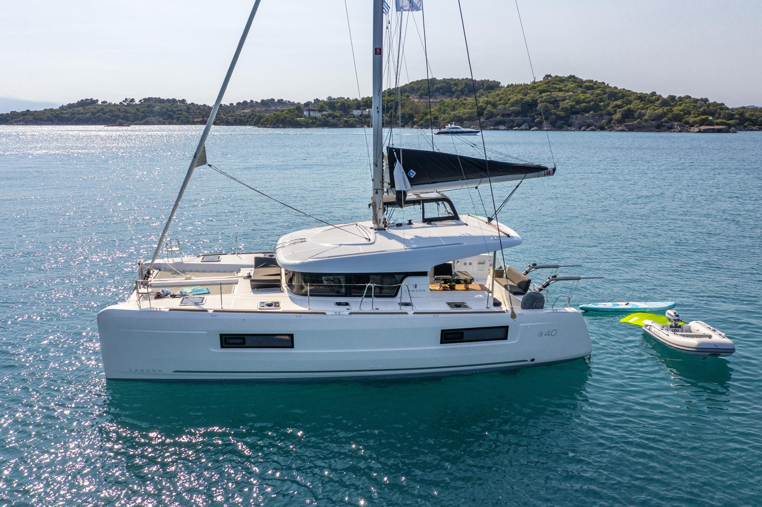 Lagoon 40 — photo 7
