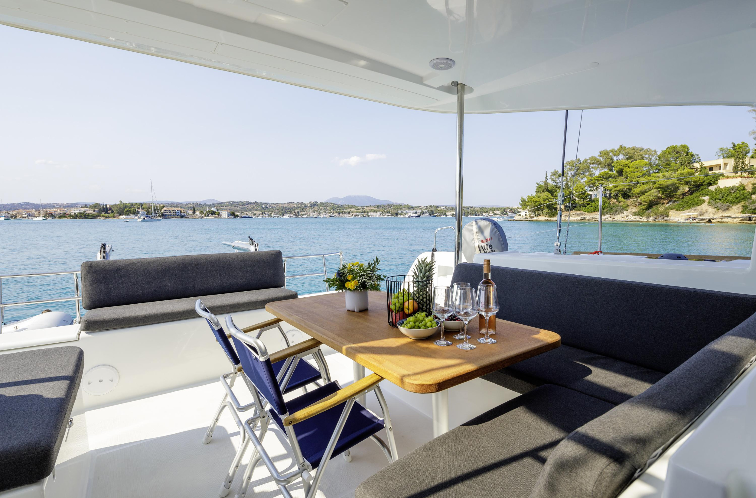 Lagoon 40 — photo 19