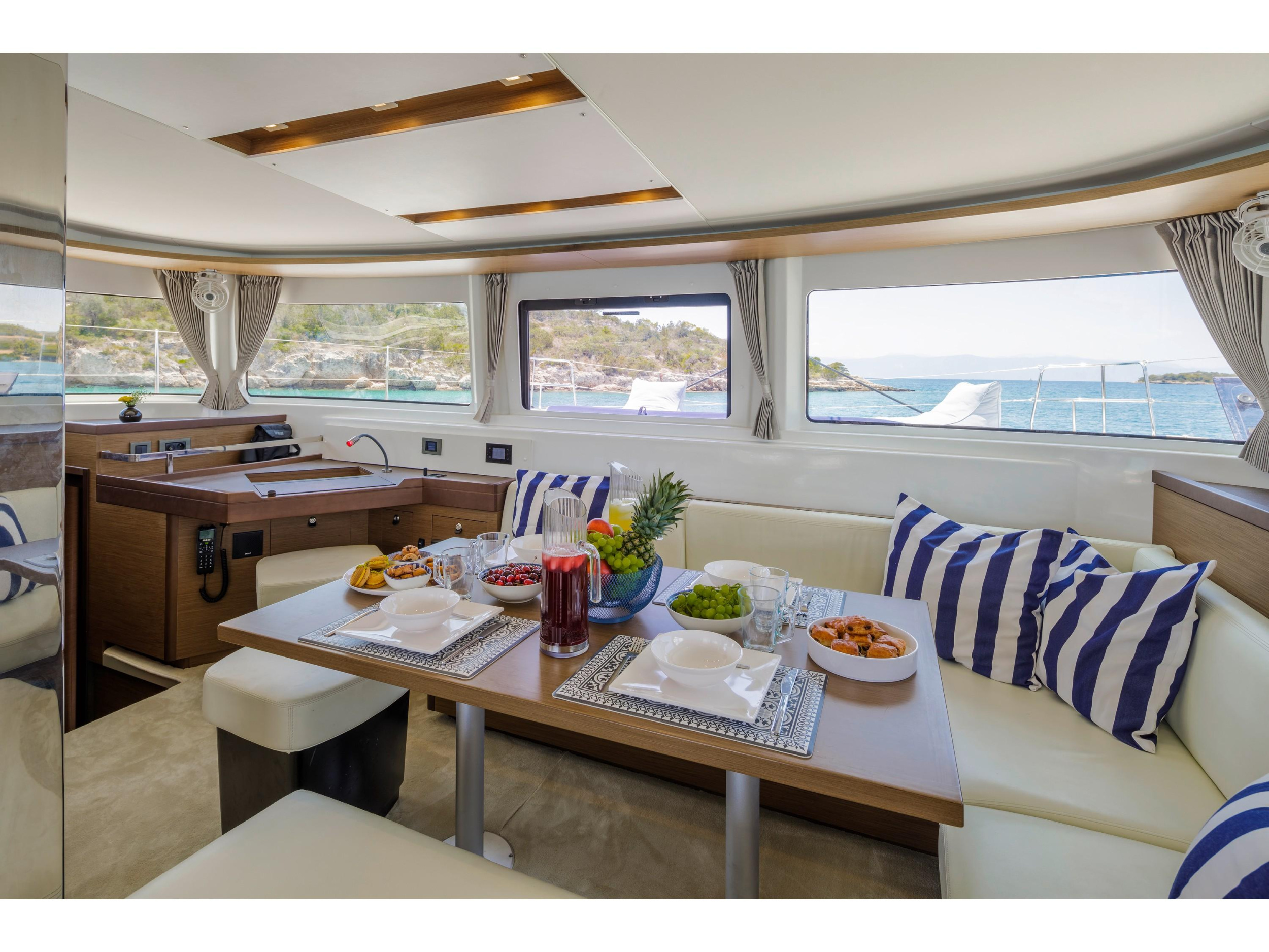 Lagoon 46 Owners Version — photo 9
