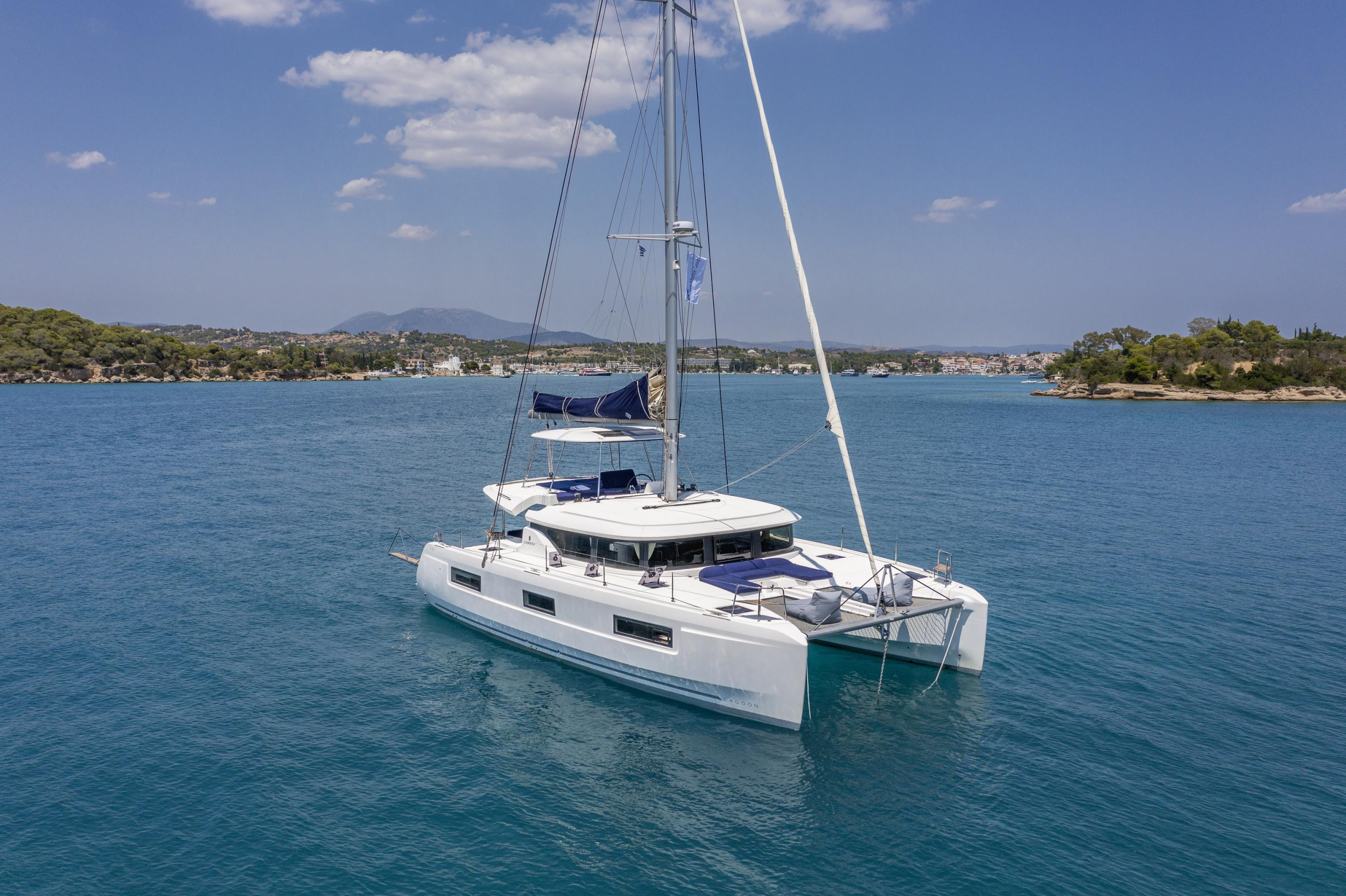 Lagoon 46 Owners Version — photo 16
