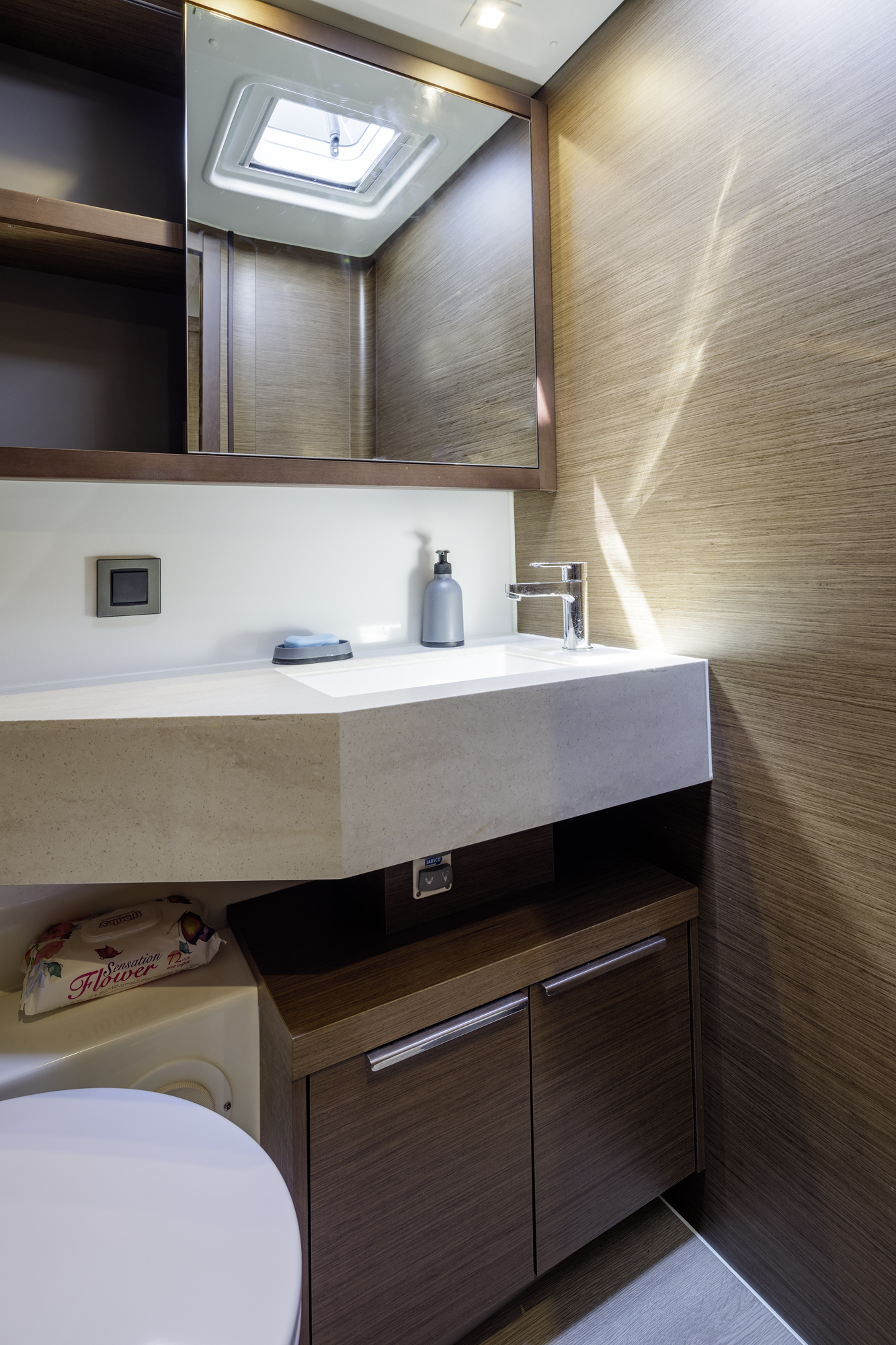 Lagoon 46 Owners Version — photo 21