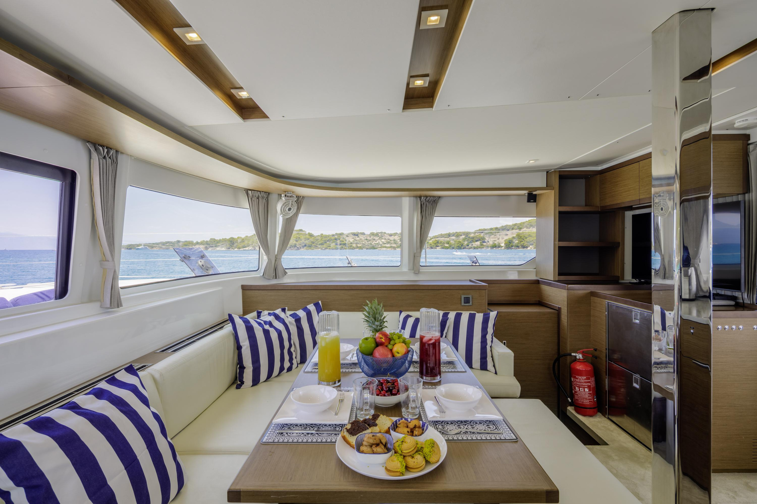 Lagoon 46 Owners Version — photo 17