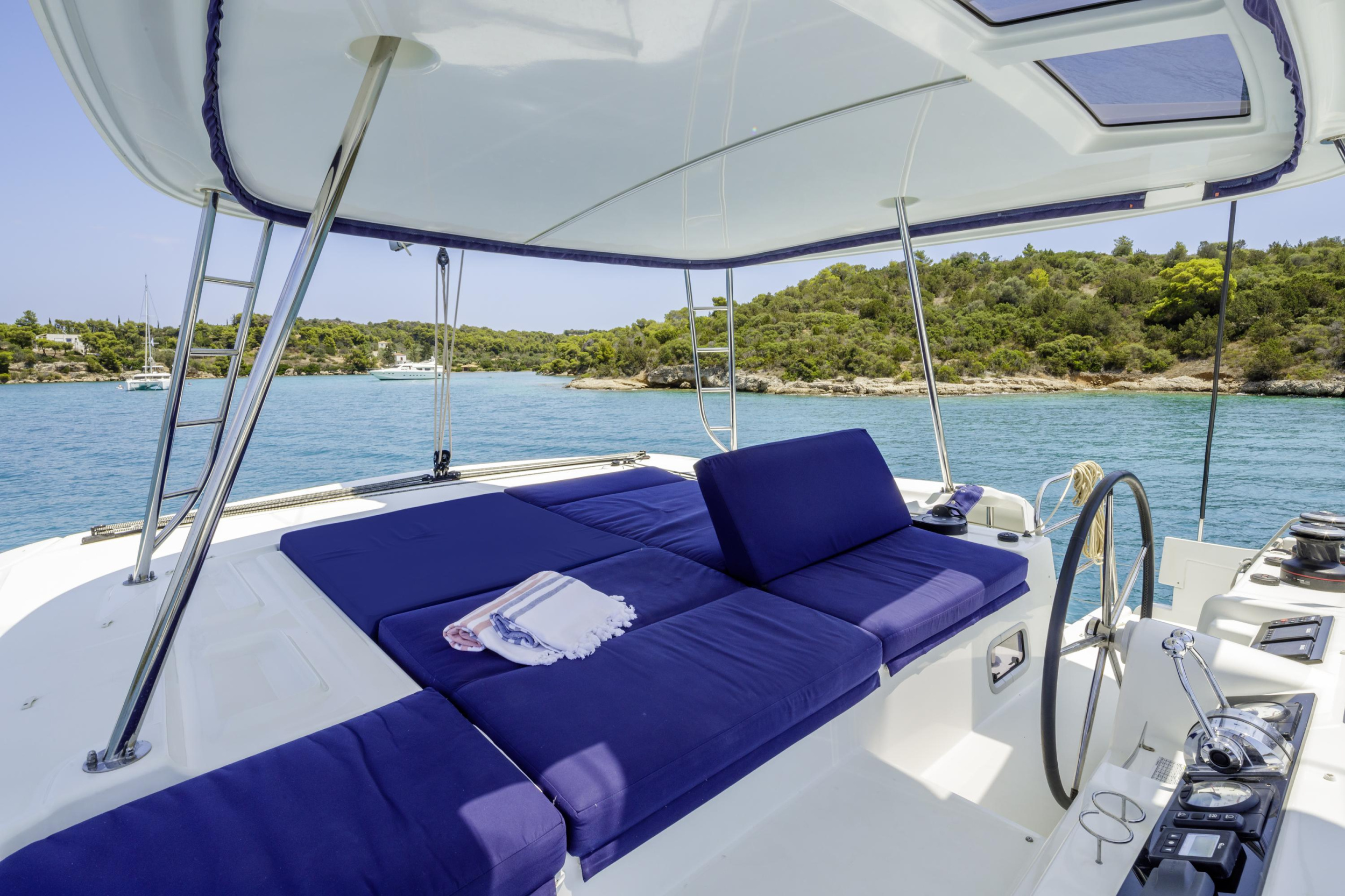 Lagoon 46 Owners Version — photo 12