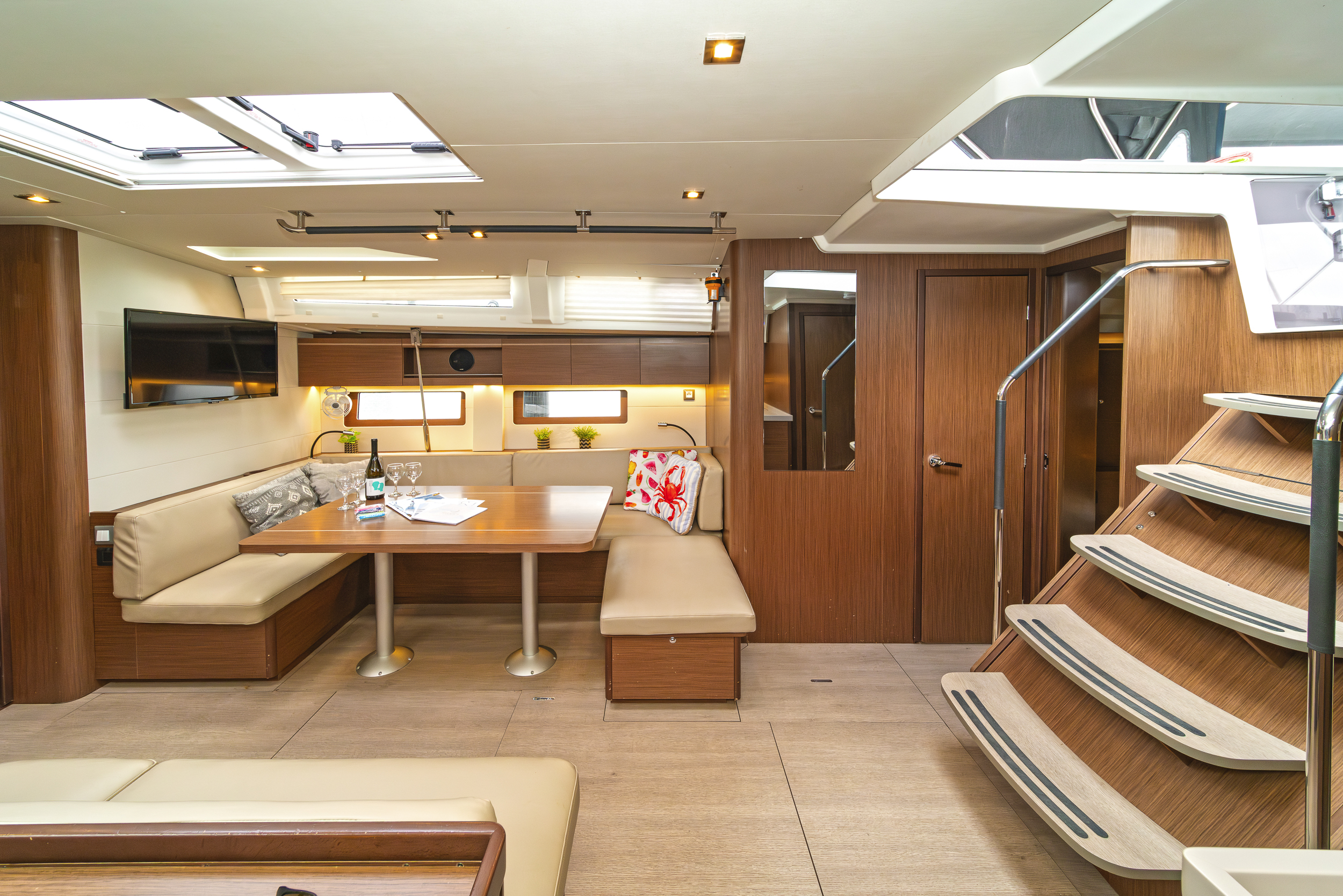 Oceanis 51.1 (5+1 cab) & GEN — photo 37