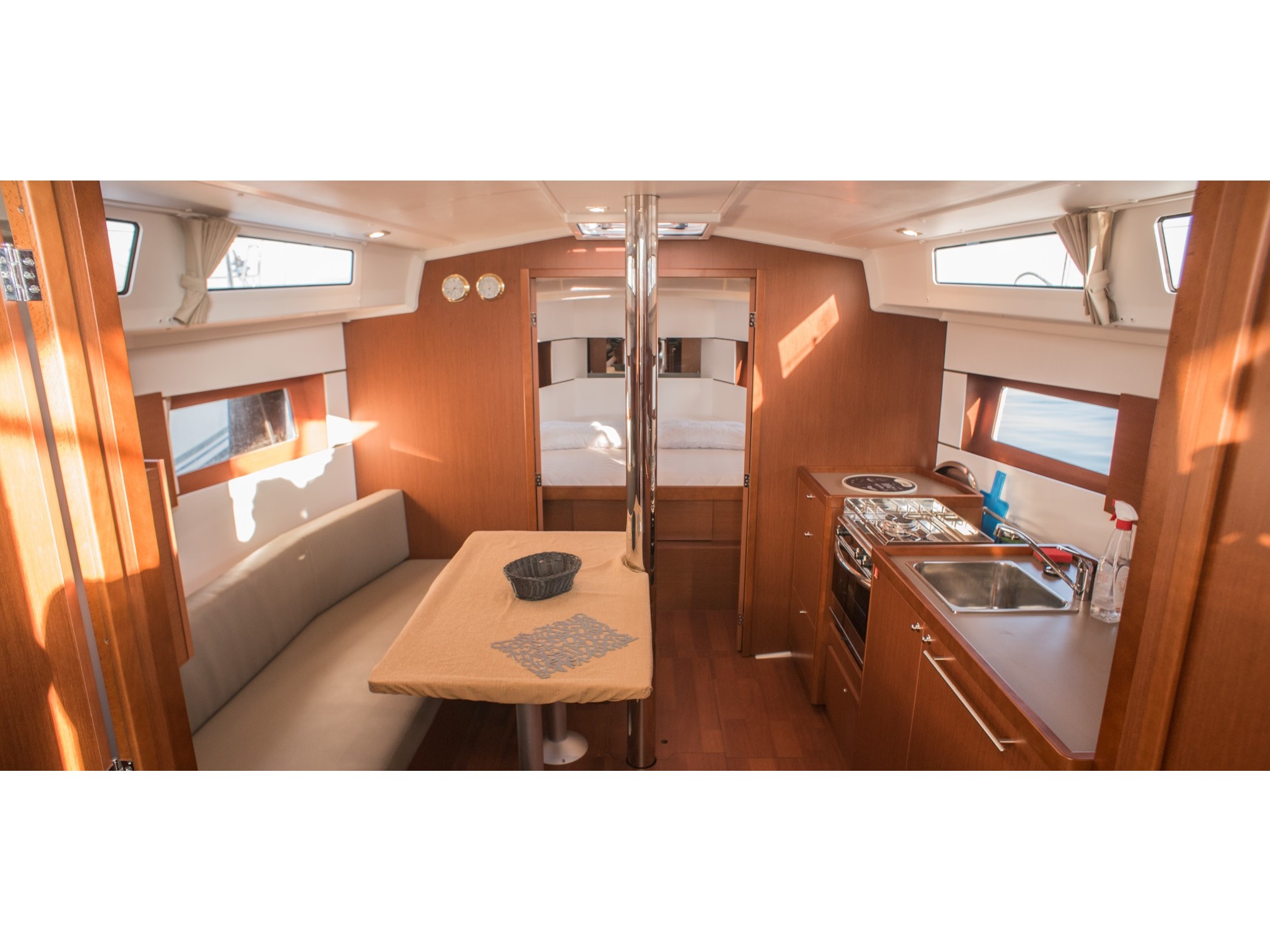 Oceanis 38.1 — photo 13